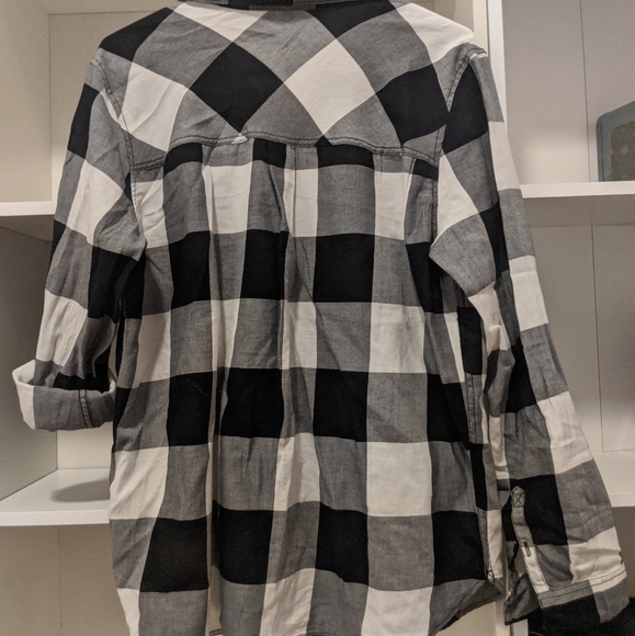 Black and White Flannel - Picture 5 of 5